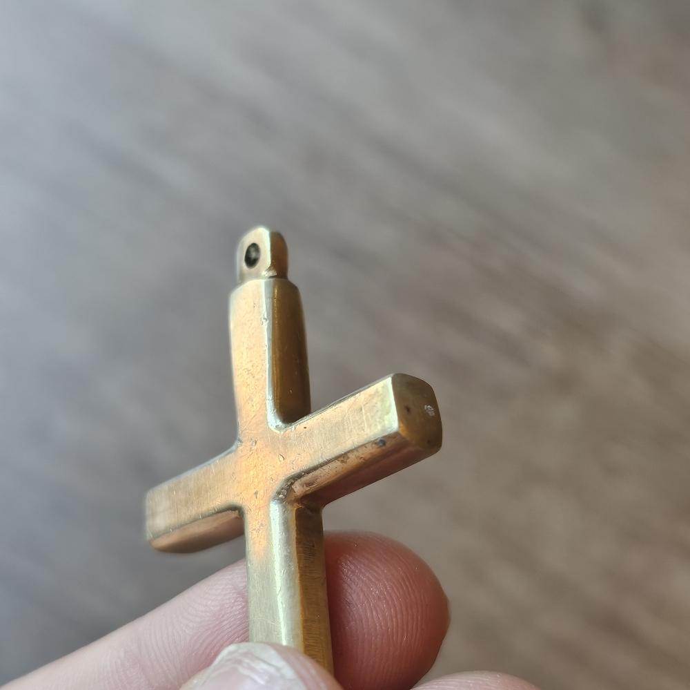 Beautiful Solid Brass Gold Colored Cross Pendent - image 6